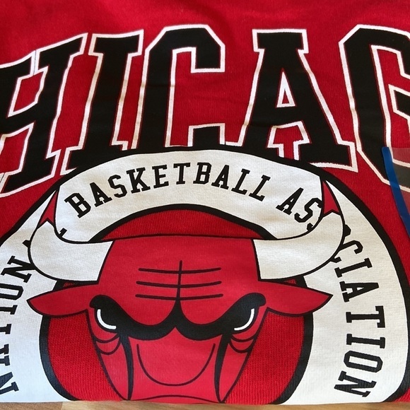 Chicago bulls crew neck sweatshirt nwt - Picture 7 of 7